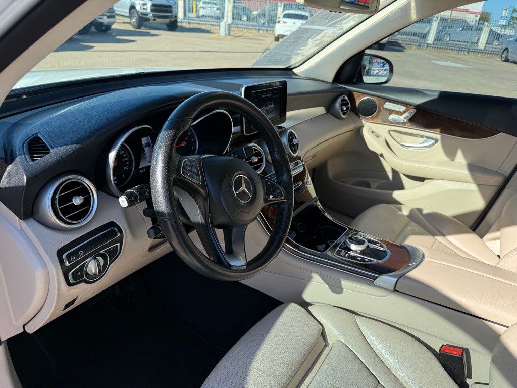 2018 Mercedes-Benz GLC-Class Image 19