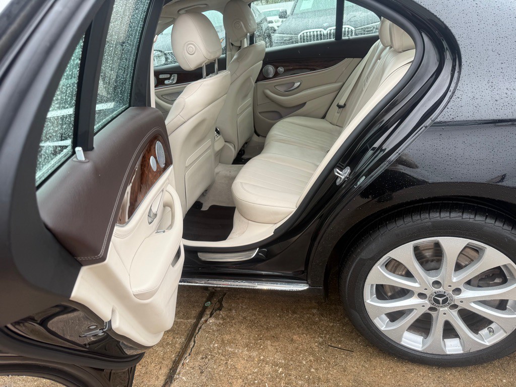 2018 Mercedes-Benz E-Class Image 17