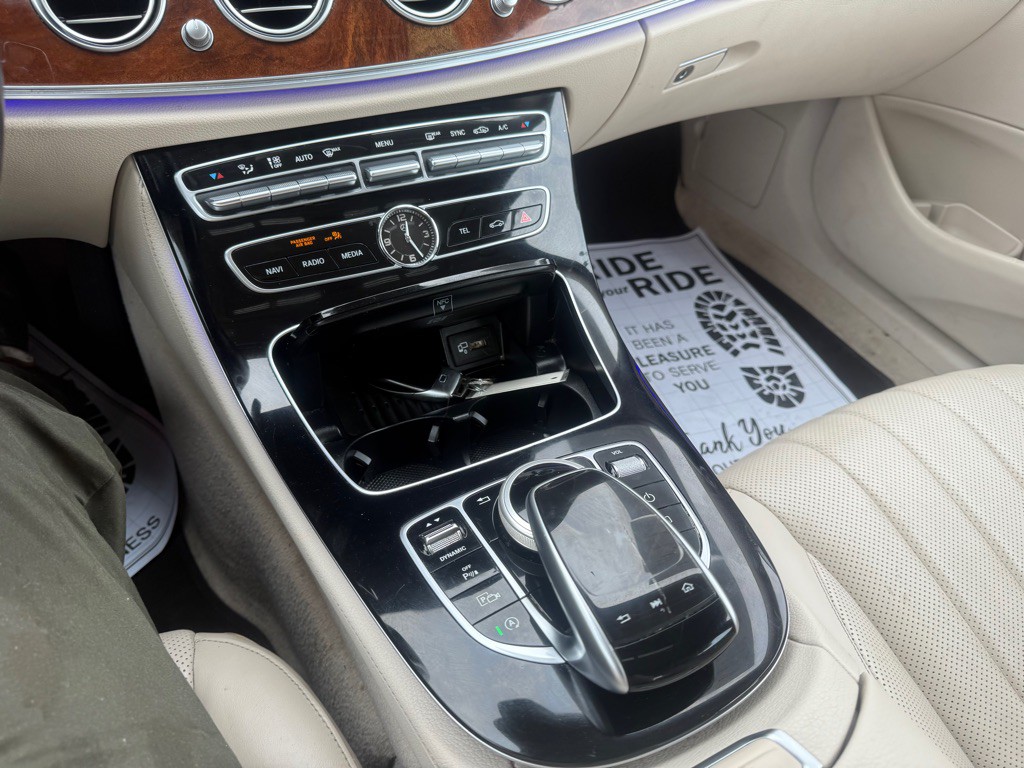 2018 Mercedes-Benz E-Class Image 21