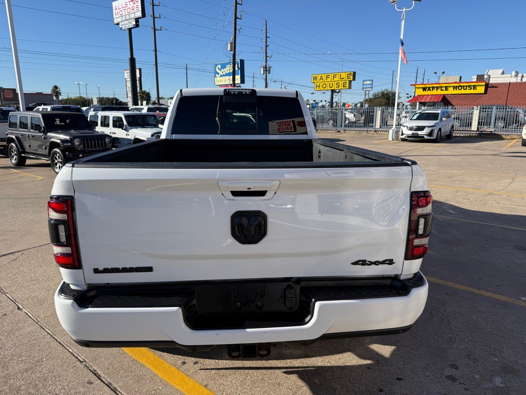 2021 RAM 3500 Image 9