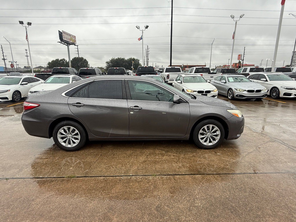 2015 Toyota Camry Image 4