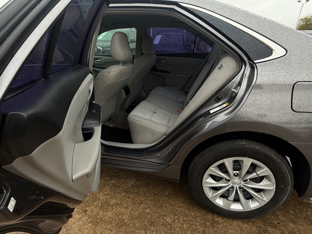 2015 Toyota Camry Image 6