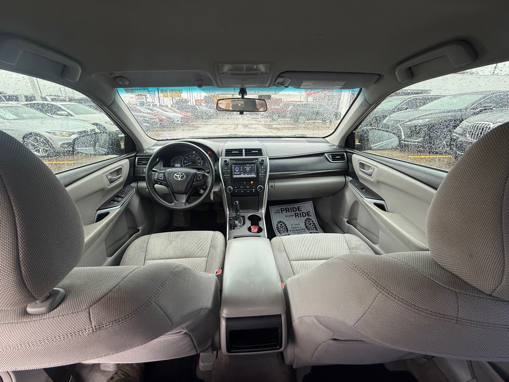 2015 Toyota Camry Image 9