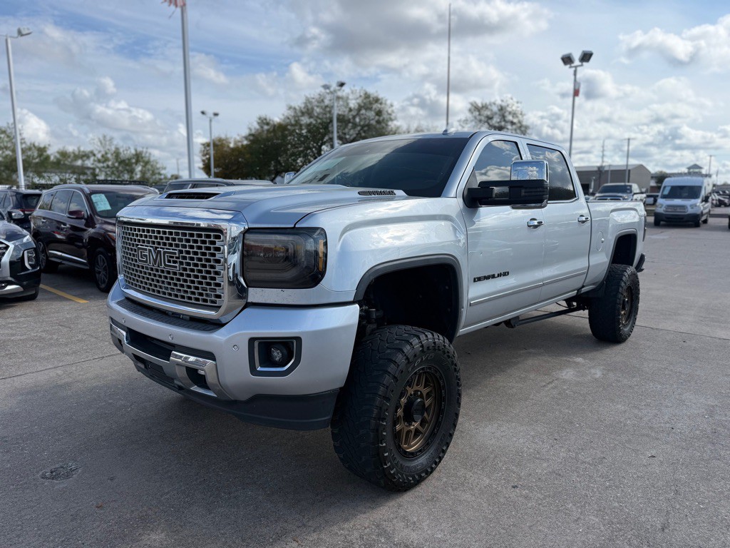 2017 GMC Sierra 2500 Image 1