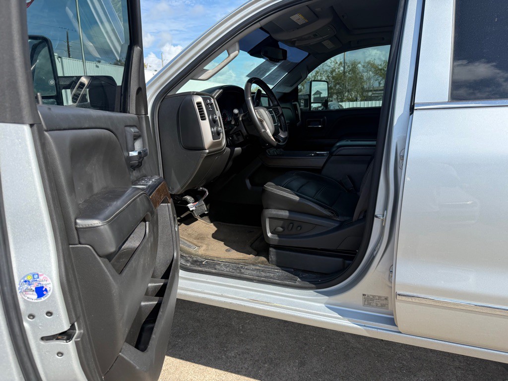 2017 GMC Sierra 2500 Image 9