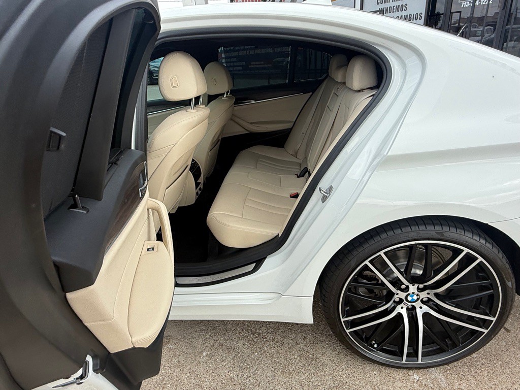 2017 BMW 5 Series Image 6