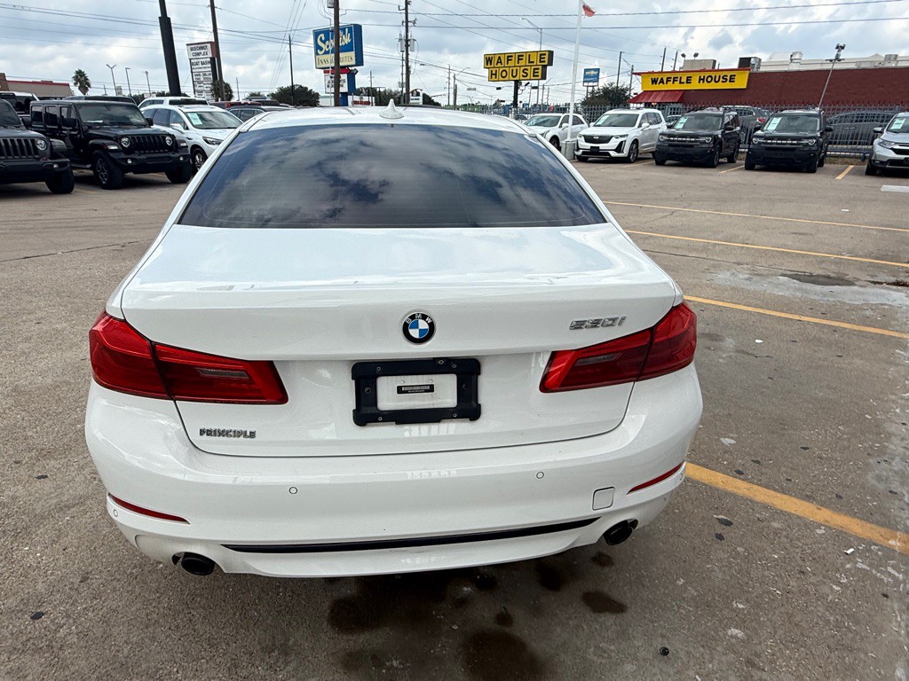 2017 BMW 5 Series Image 7