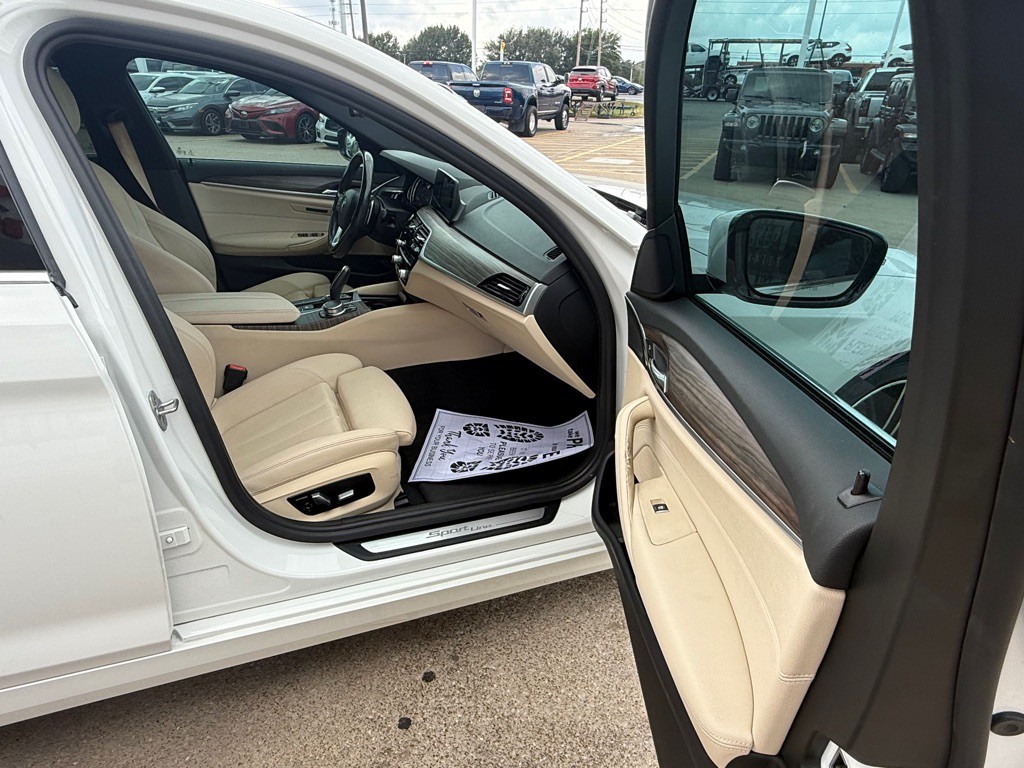 2017 BMW 5 Series Image 9