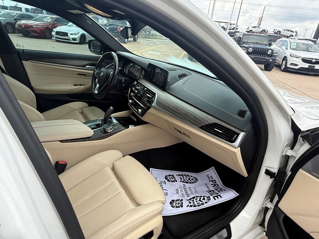 2017 BMW 5 Series Image 12