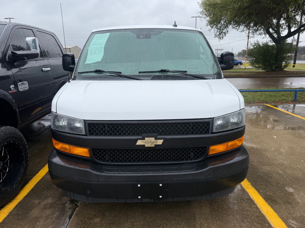 2021 Chevrolet Express Image 2