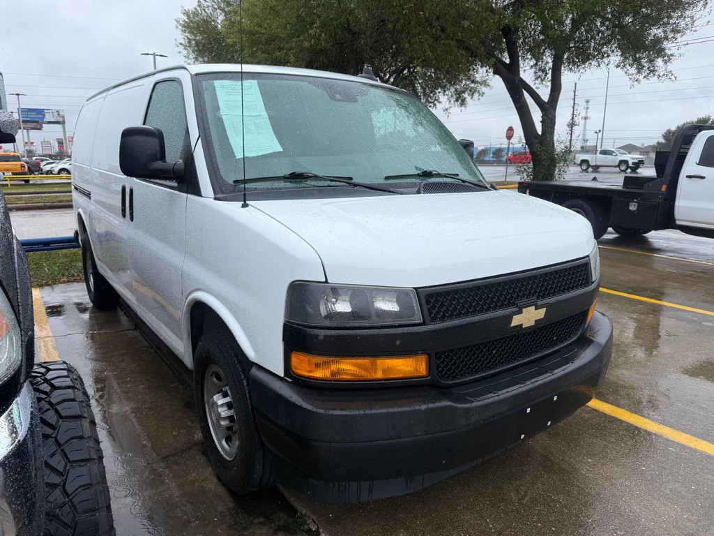 2021 Chevrolet Express Image 3