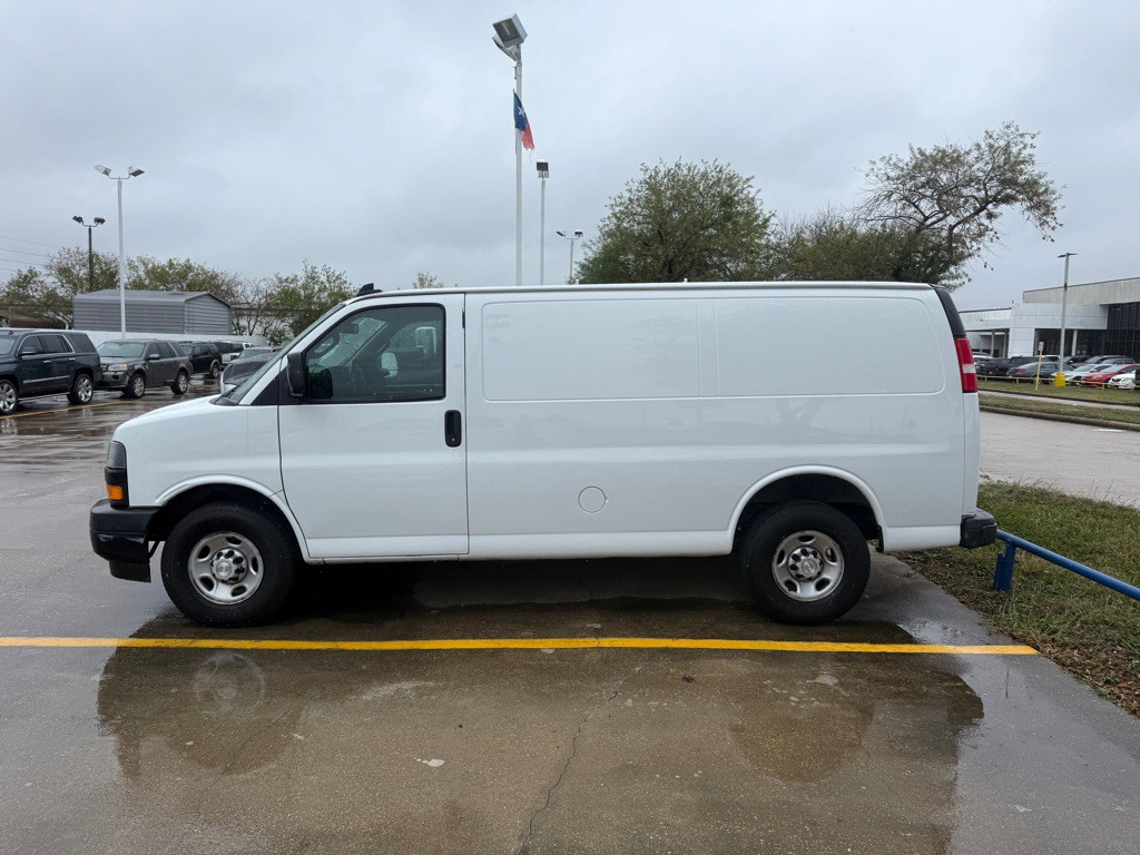 2021 Chevrolet Express Image 4