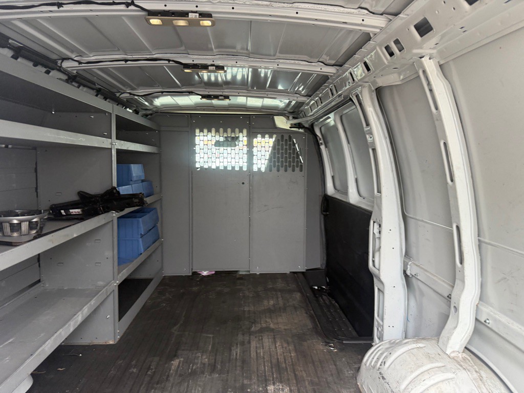 2021 Chevrolet Express Image 7