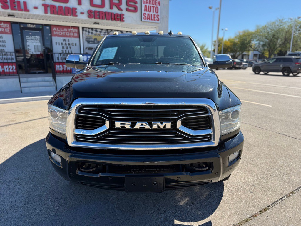 2017 RAM 3500 Image 2