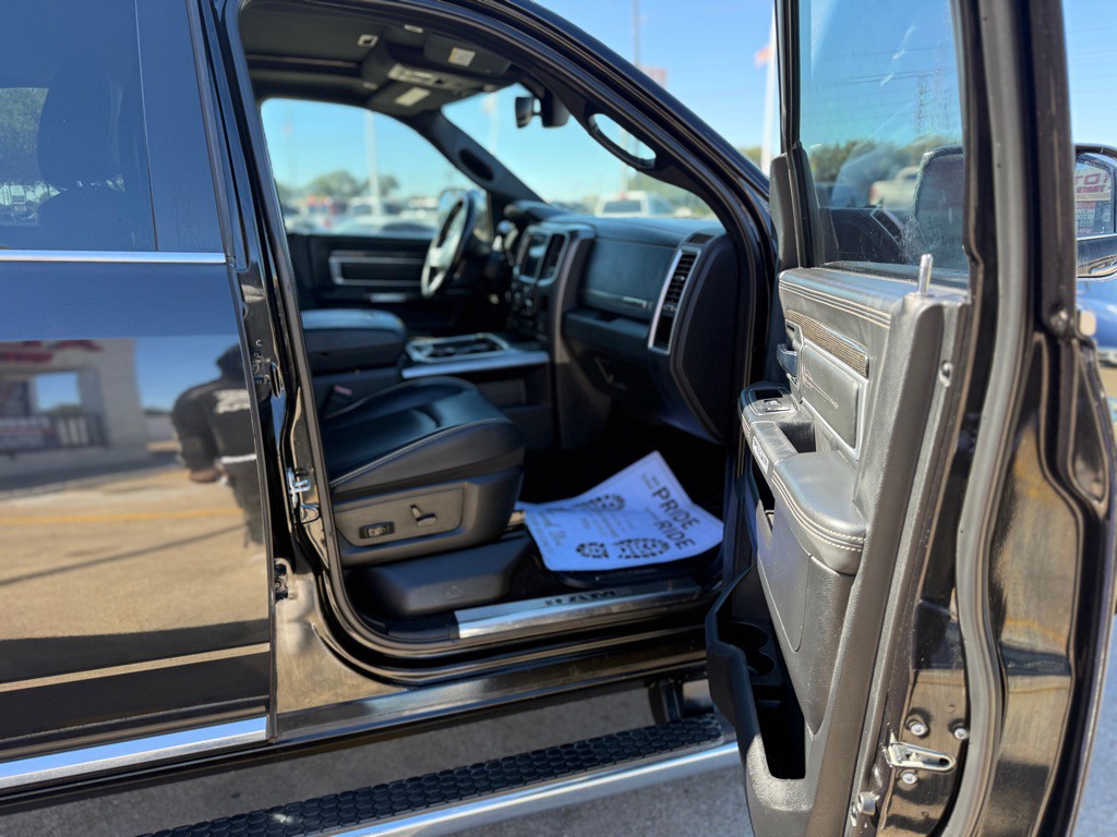 2017 RAM 3500 Image 3