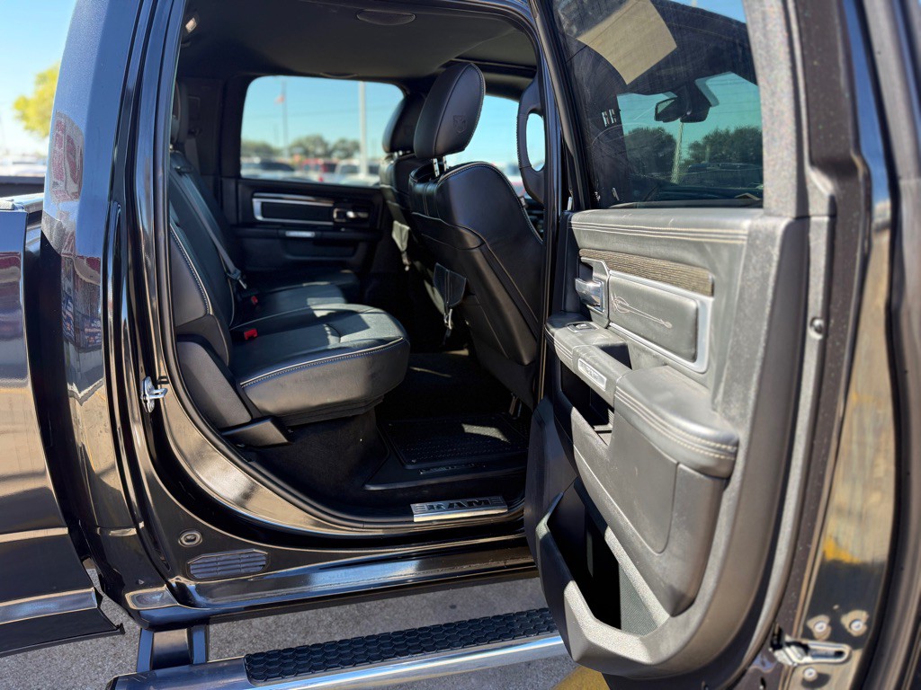 2017 RAM 3500 Image 7