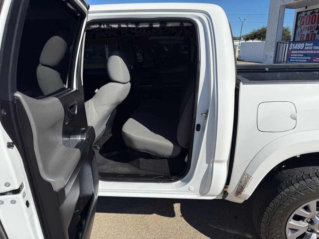 2019 Toyota Tacoma Image 6