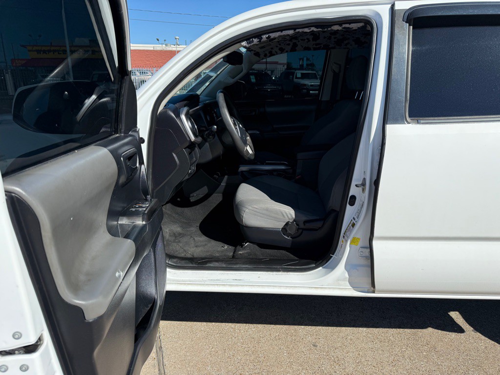 2019 Toyota Tacoma Image 9