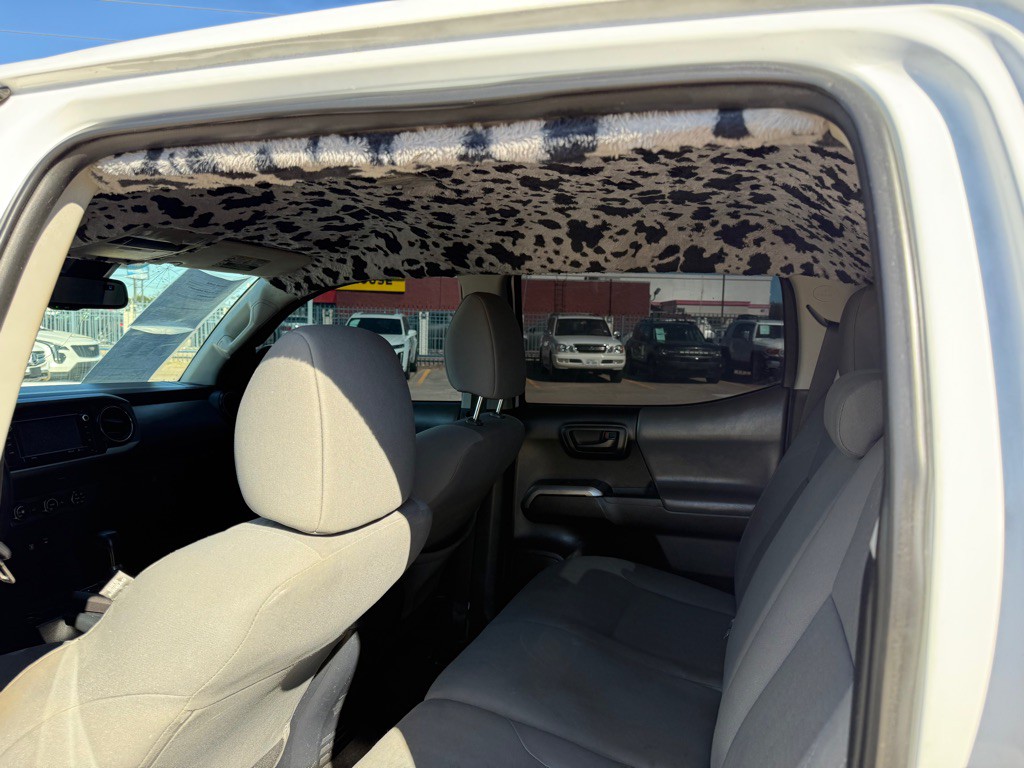 2019 Toyota Tacoma Image 10