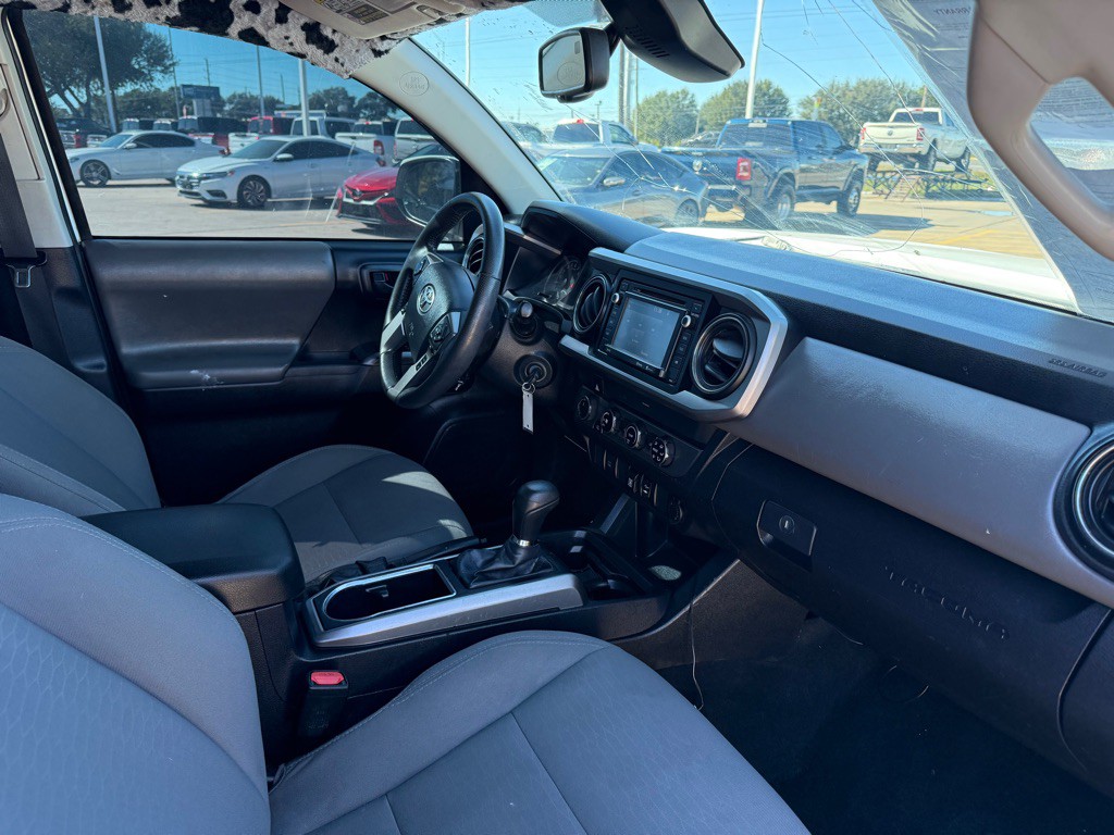 2019 Toyota Tacoma Image 14