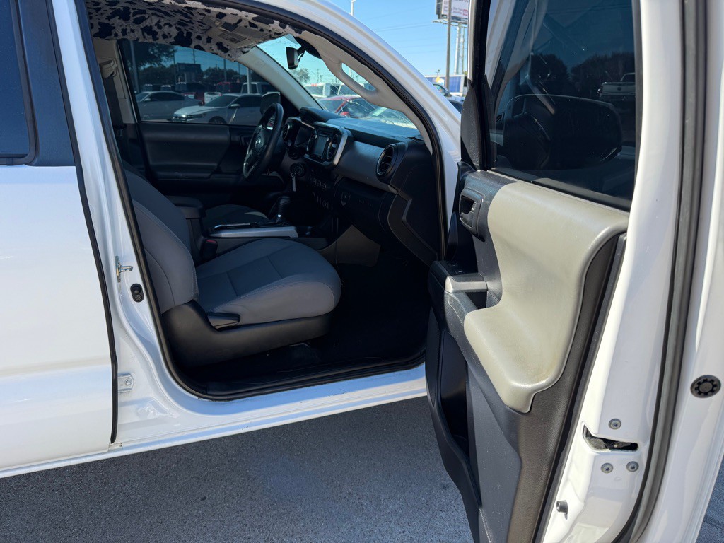 2019 Toyota Tacoma Image 15