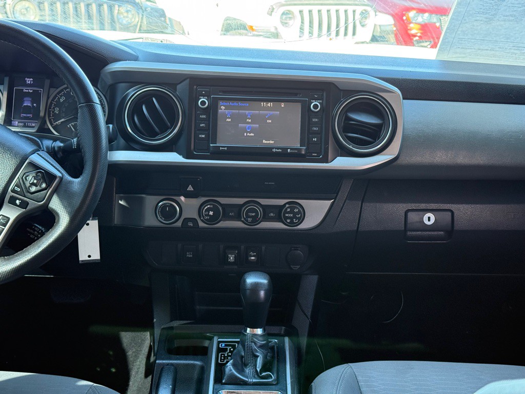 2019 Toyota Tacoma Image 17