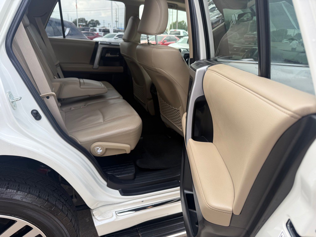 2019 Toyota 4Runner Image 6