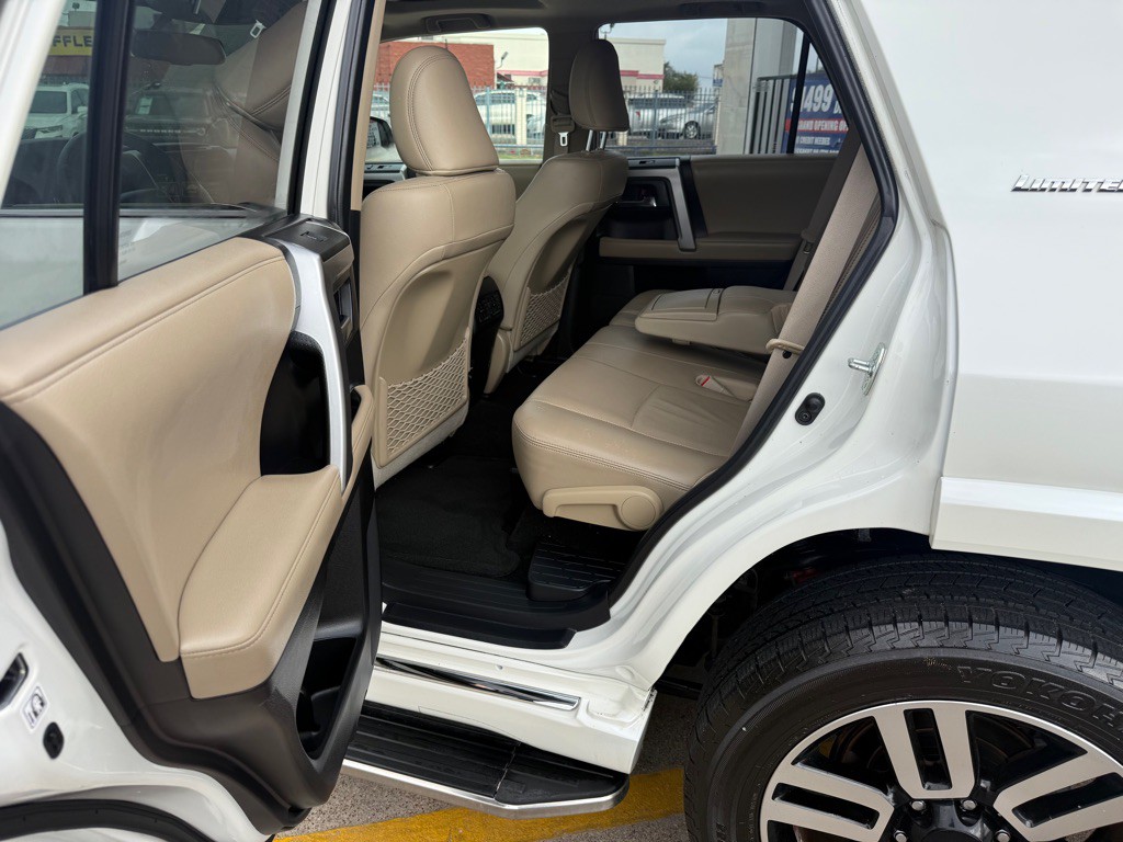 2019 Toyota 4Runner Image 13