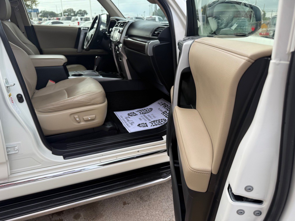 2019 Toyota 4Runner Image 17