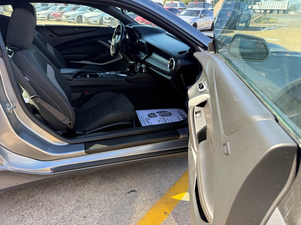 2022 Chevrolet Camaro Image 9