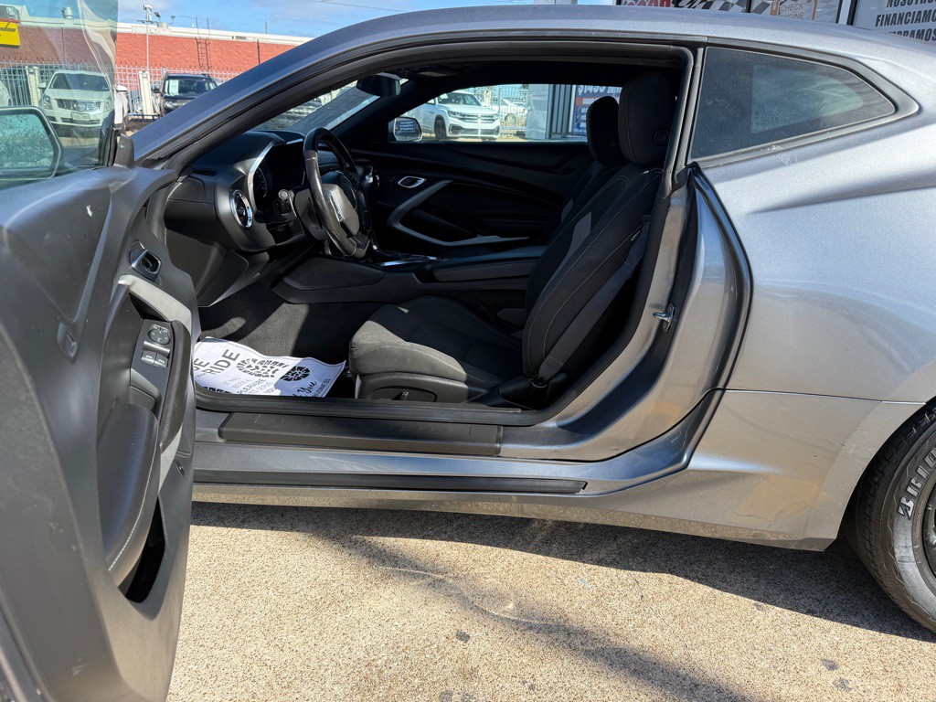 2022 Chevrolet Camaro Image 11