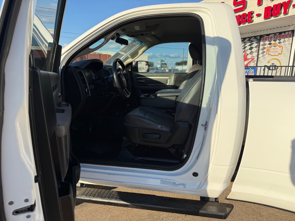 2018 RAM 3500 Image 11