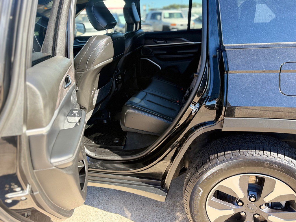 2024 Jeep Grand Cherokee Image 17