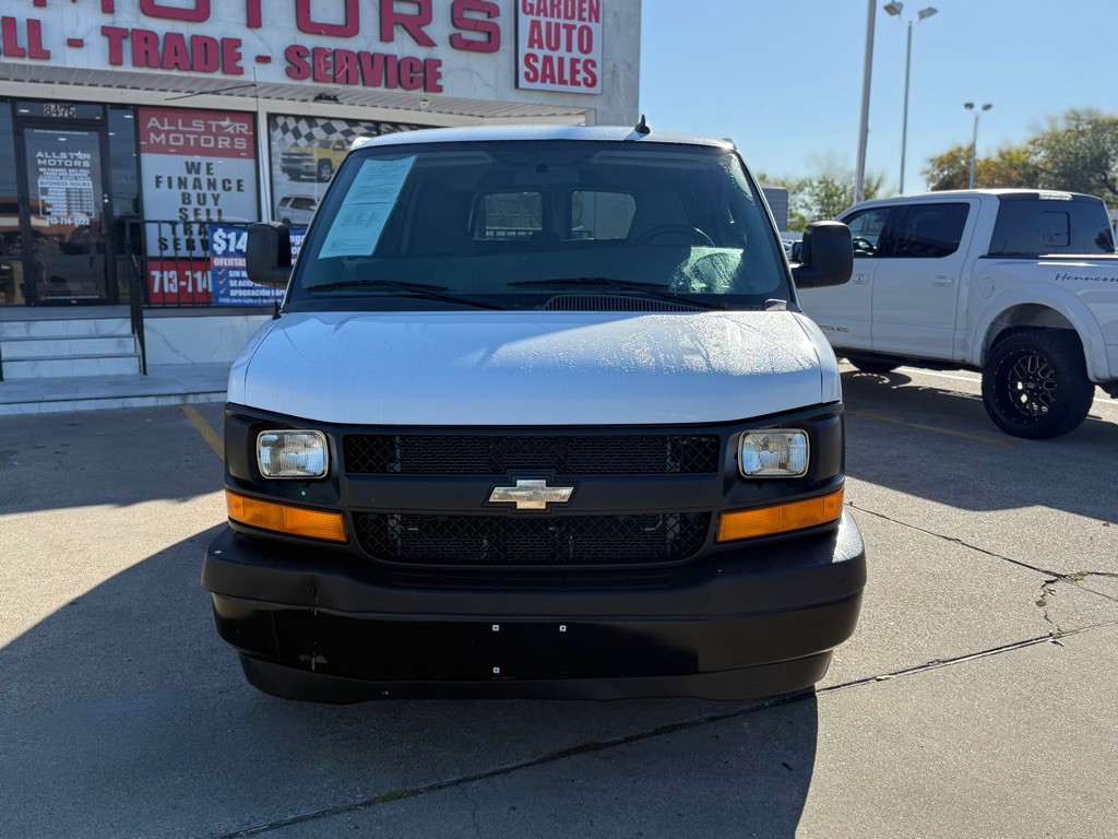 2017 Chevrolet Express Image 2