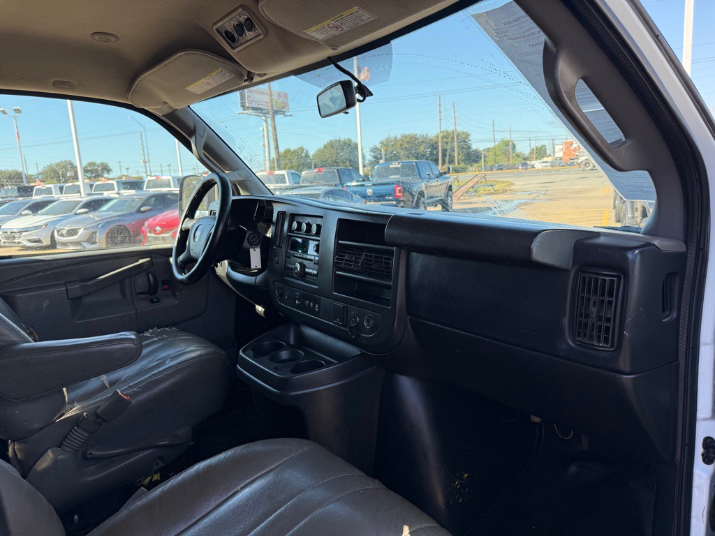 2017 Chevrolet Express Image 9