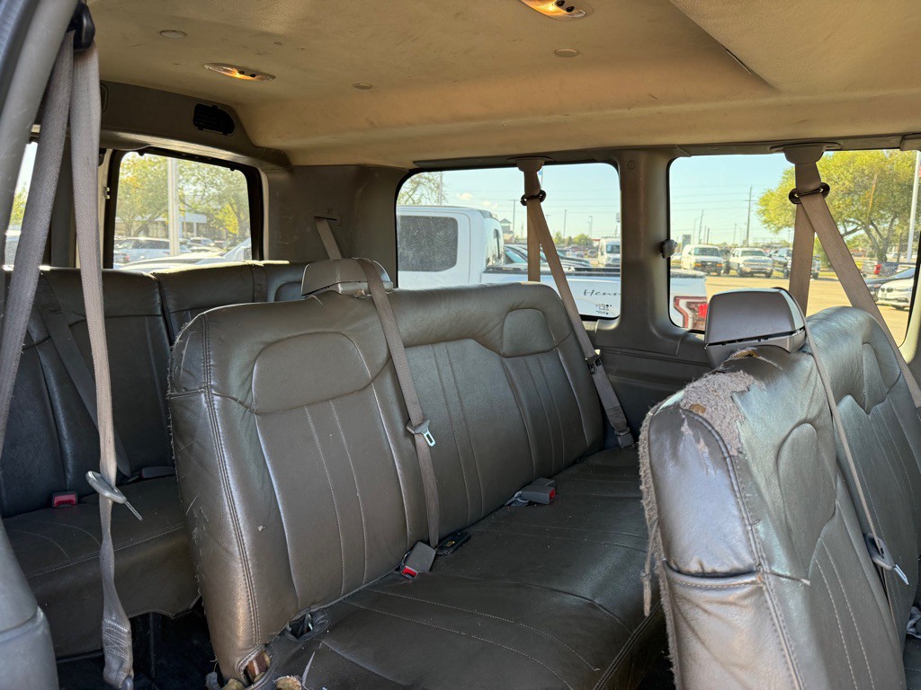 2017 Chevrolet Express Image 13