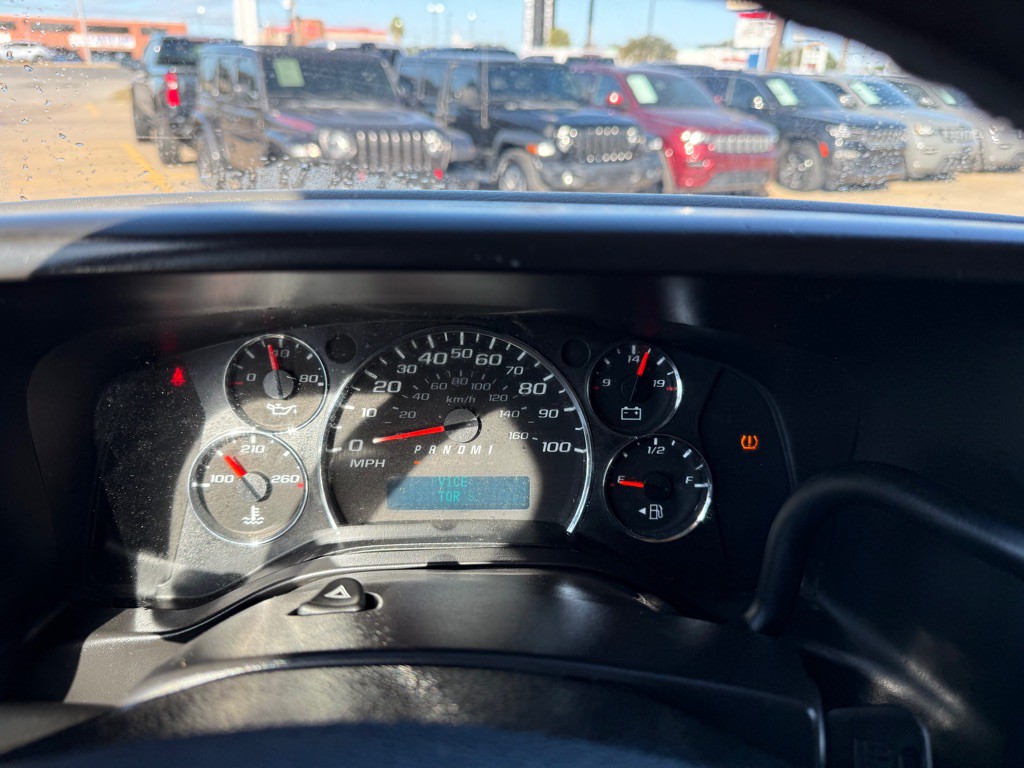 2017 Chevrolet Express Image 18