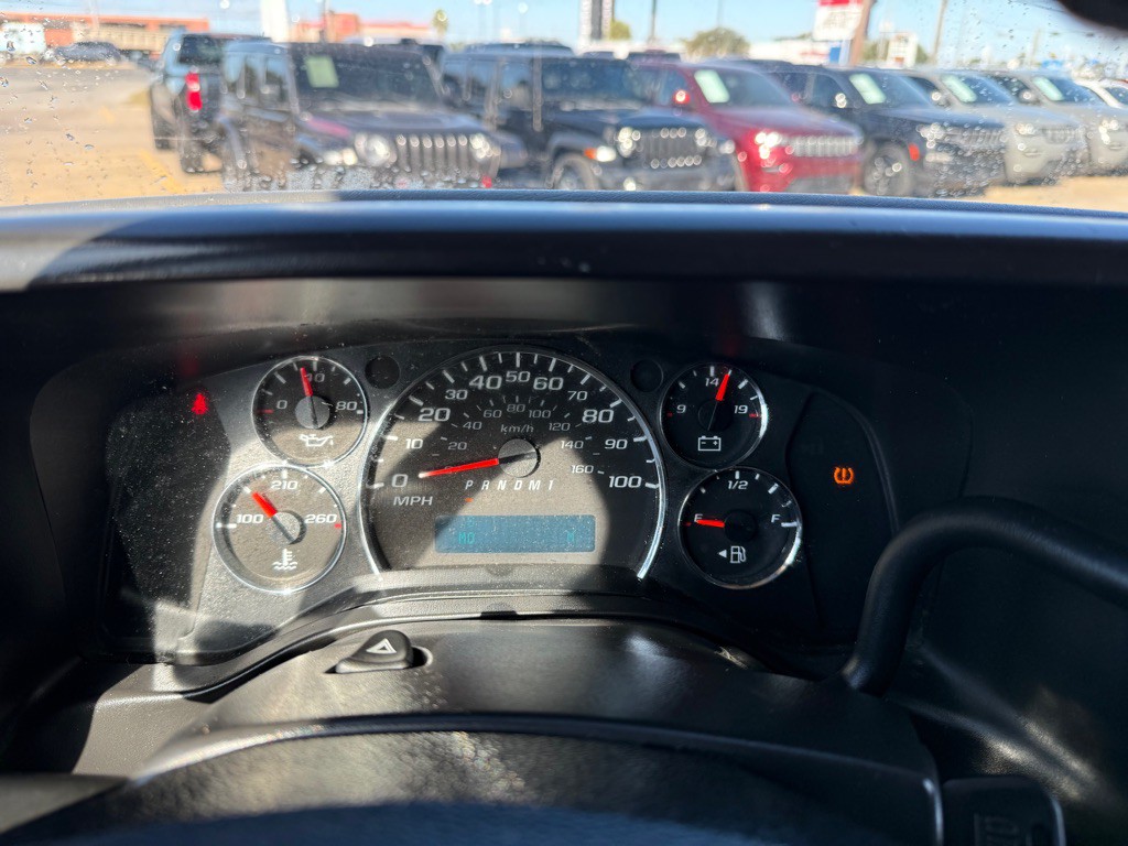 2017 Chevrolet Express Image 19