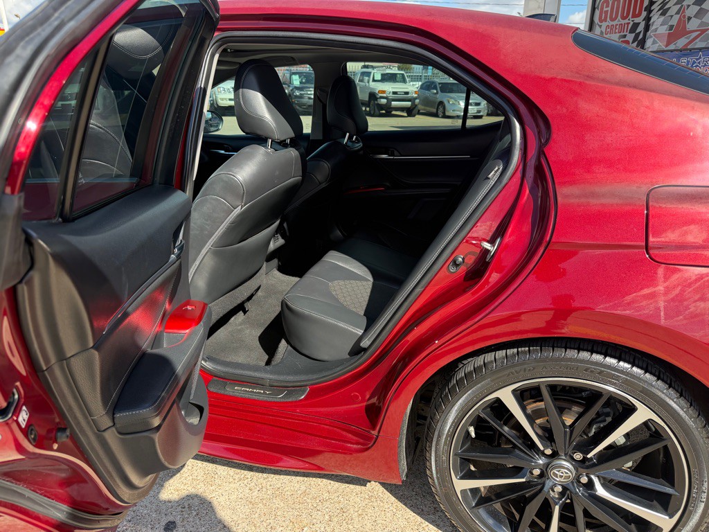 2018 Toyota Camry Image 12