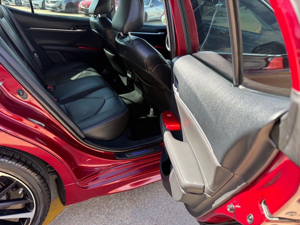 2018 Toyota Camry Image 15