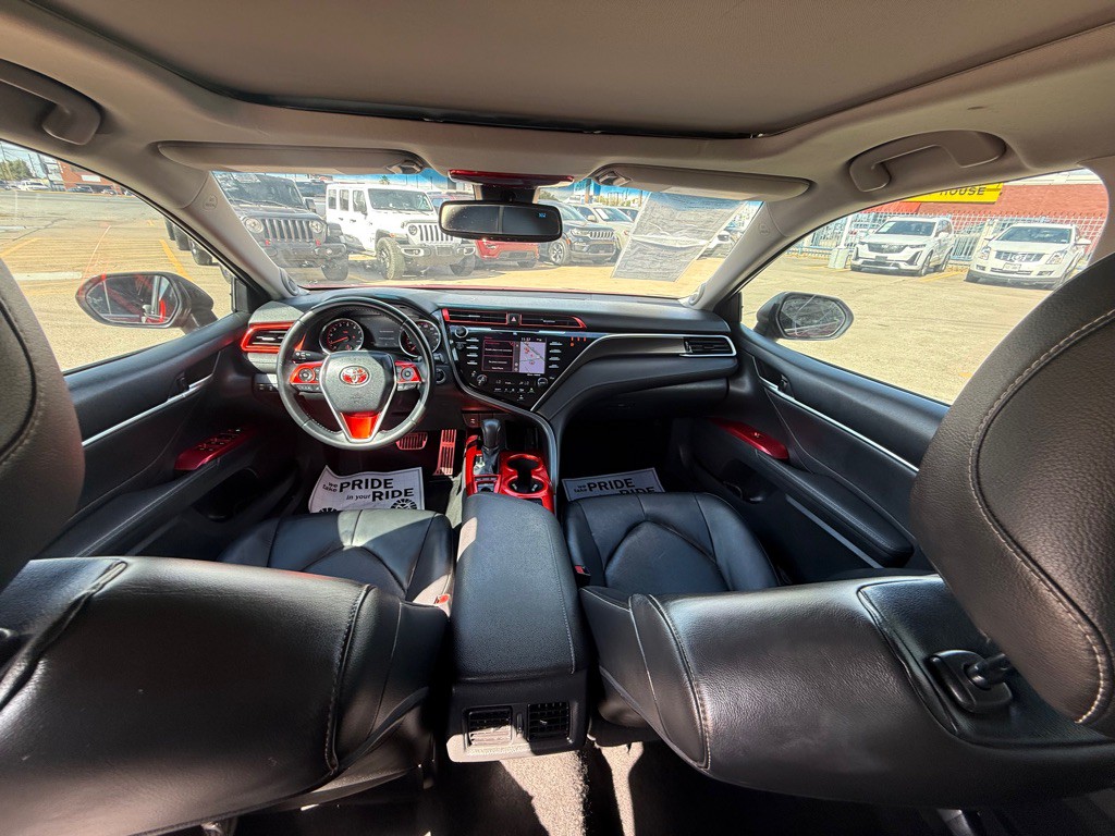 2018 Toyota Camry Image 18