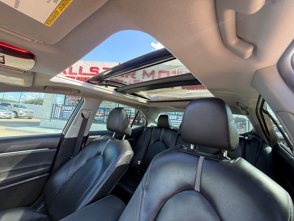 2018 Toyota Camry Image 21