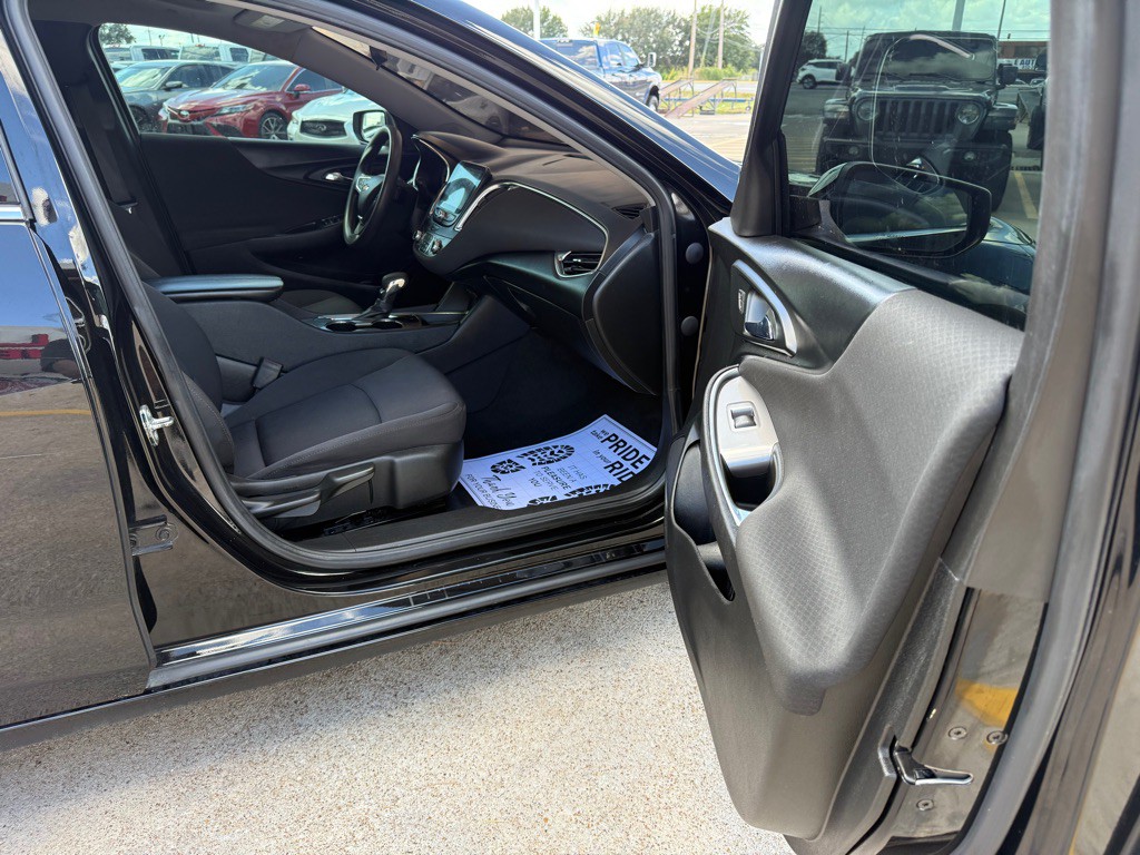 2021 Chevrolet Malibu Image 13