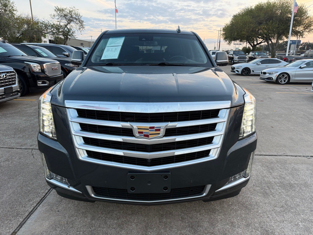 2020 Cadillac Escalade Image 2