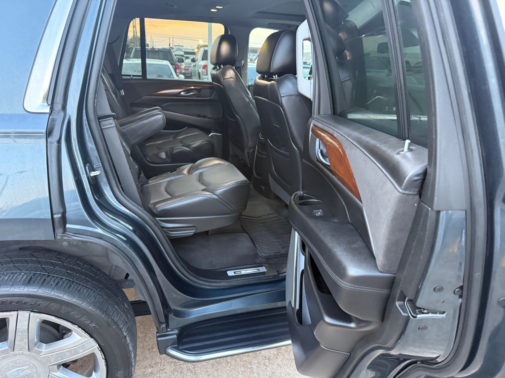 2020 Cadillac Escalade Image 11