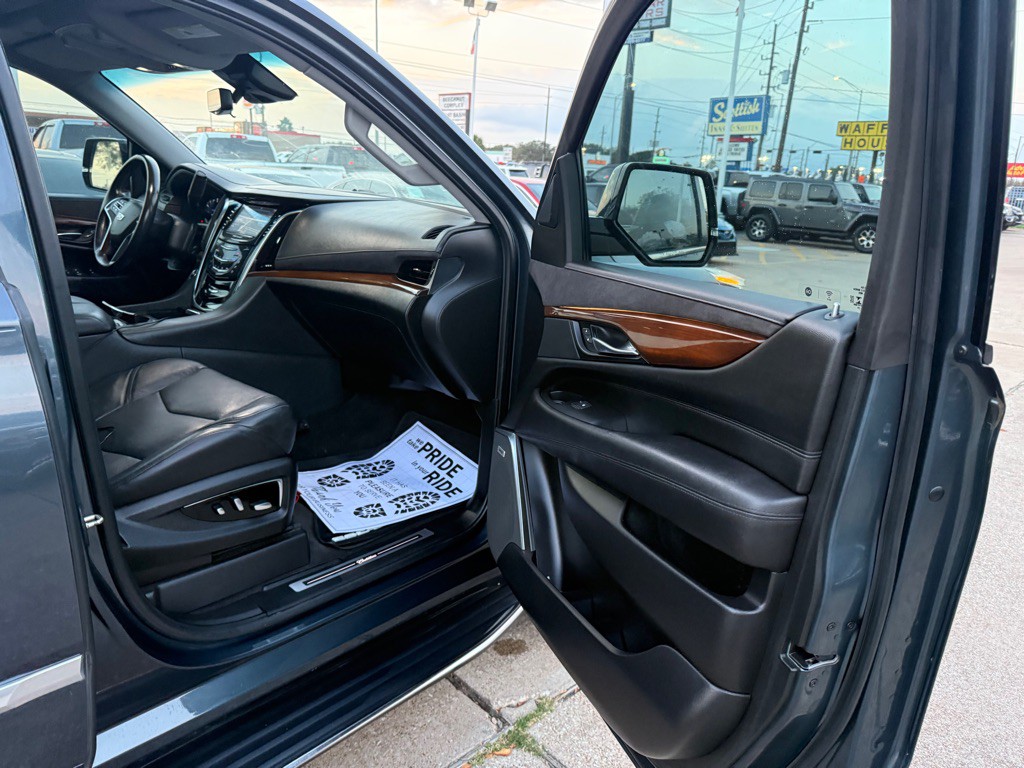 2020 Cadillac Escalade Image 15