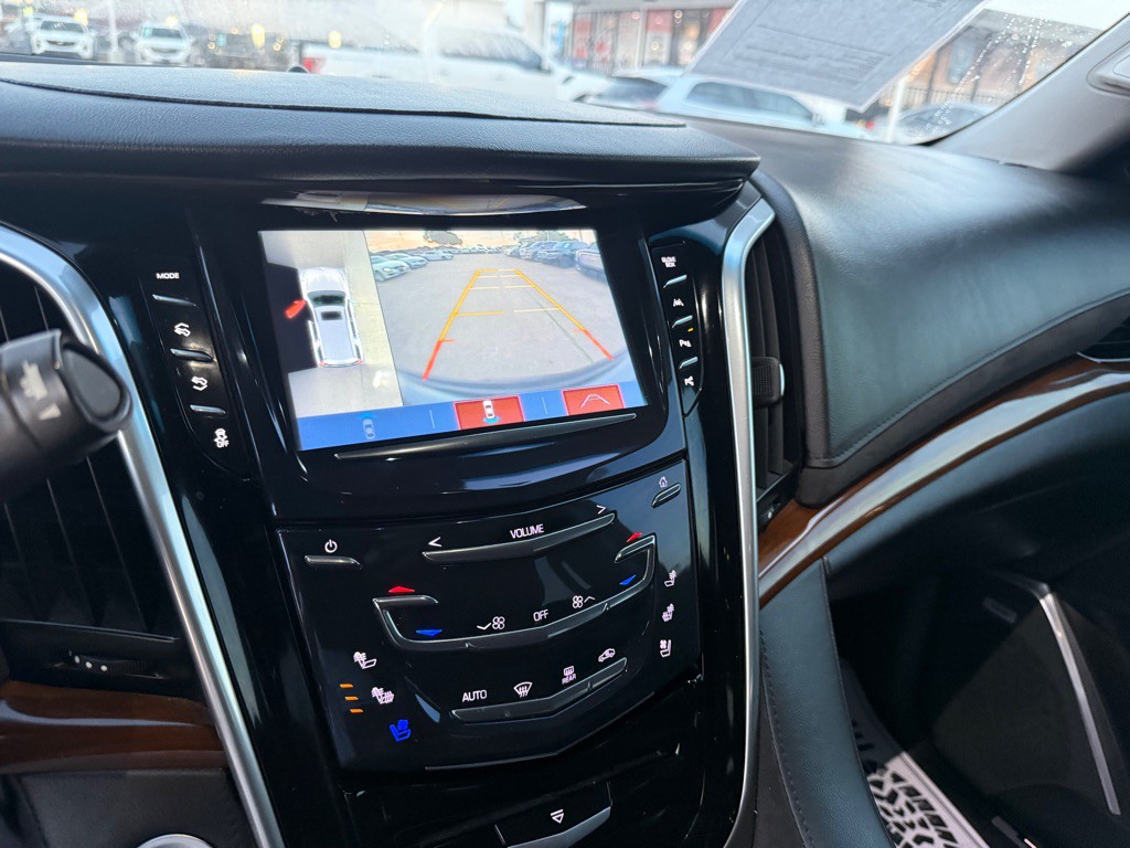 2020 Cadillac Escalade Image 19