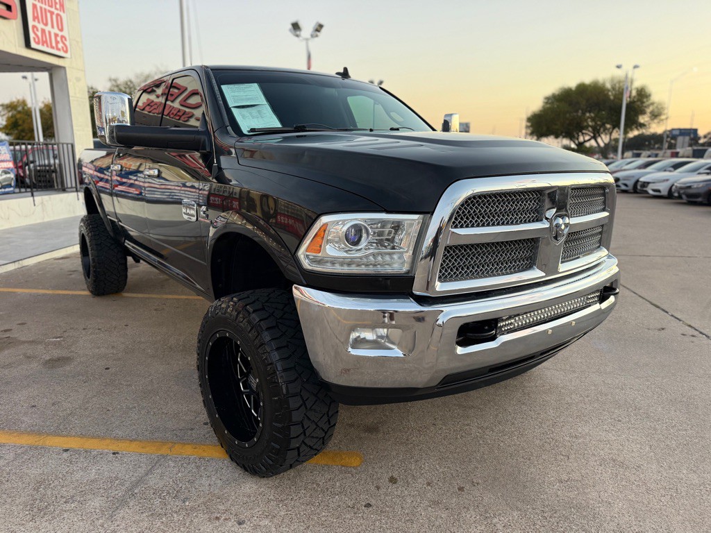2015 RAM 2500 Image 3