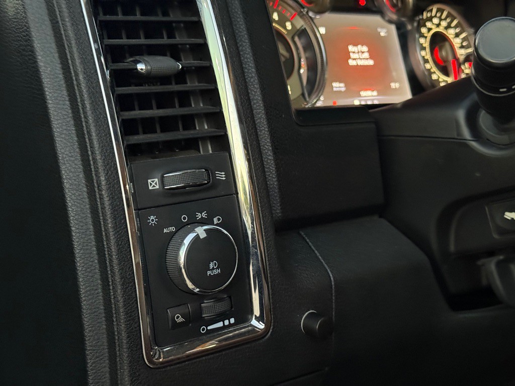 2015 RAM 2500 Image 17