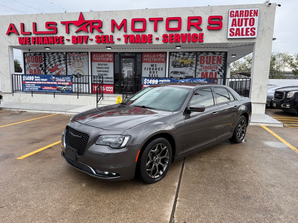 2018 Chrysler 300 Image 1